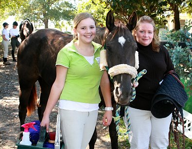 Another "Friend of Bits & Bytes Farm" Dawn Flores brought her daughter Shelby Flores and her horse Connor to learn from the best. 